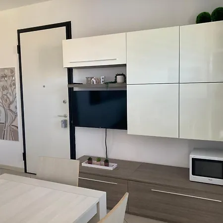 Apartment L G House