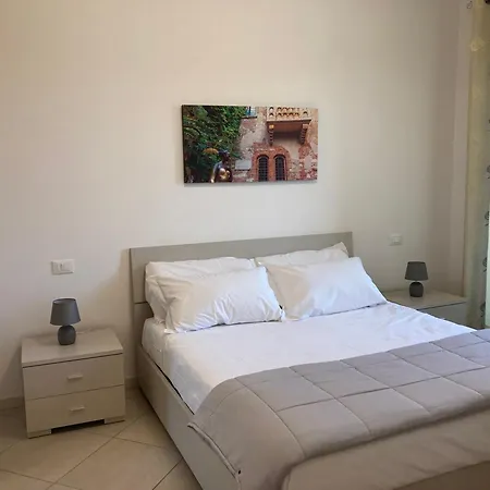 L G House Peschiera del Garda