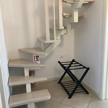 L G House Apartment